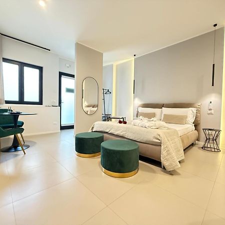 Luxury Apartment - Suite Cavour 바리 외부 사진
