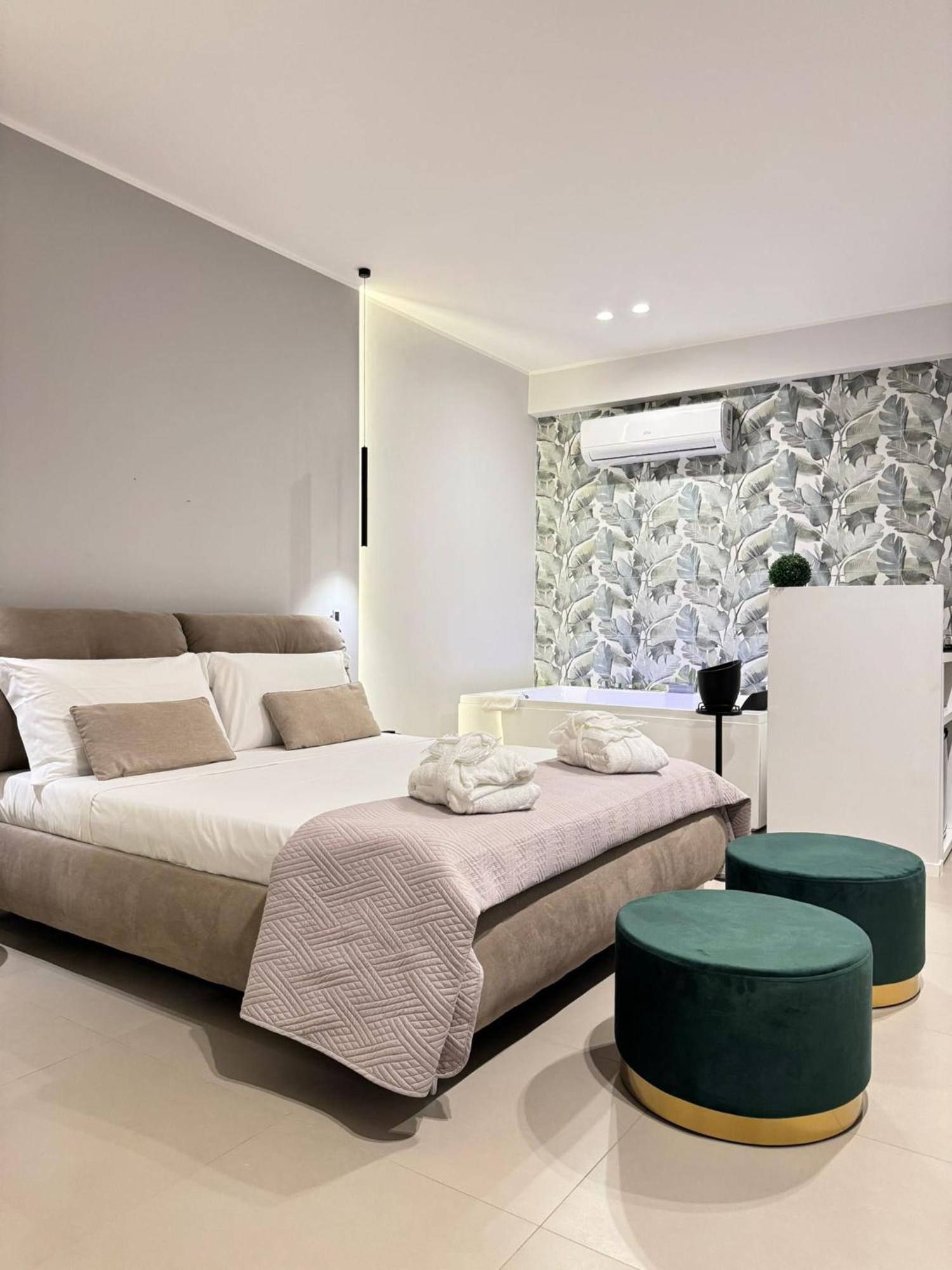 Luxury Apartment - Suite Cavour 바리 외부 사진