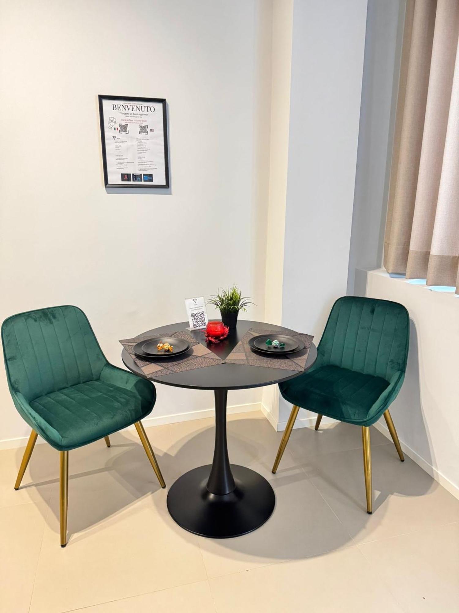 Luxury Apartment - Suite Cavour 바리 외부 사진