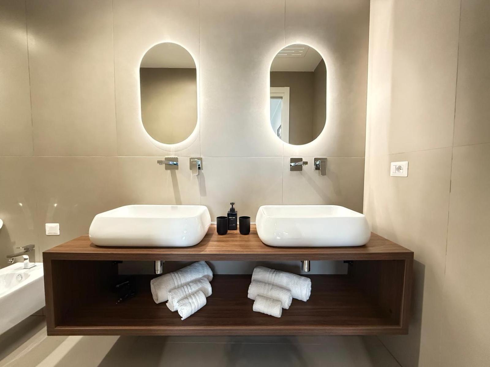 Luxury Apartment - Suite Cavour 바리 외부 사진